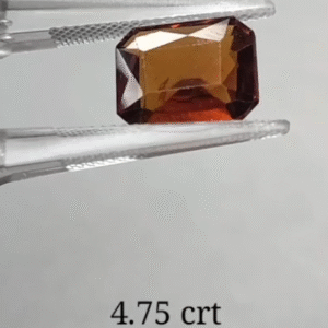 Hessonite 4.75 crt (180/- per crt)