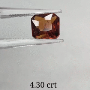 Hessonite 4.30 crt (180/- per crt)